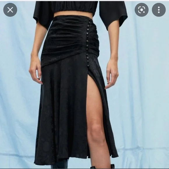 Le Fou Wilfred (Aritzia) %100 silk Tango skirt in cream - Picture 1 of 8